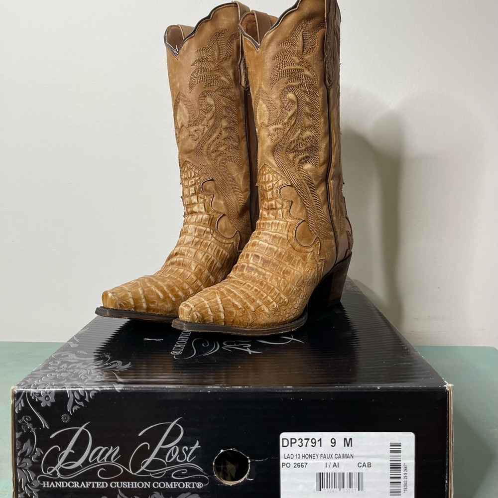 Women’s Dan Post Cowboy Cowgirl Boots Embossed Caiman 9M